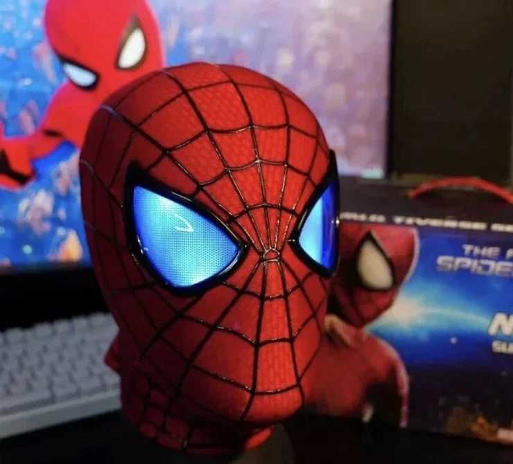 Реалистична Маска Спайдърмен Марвел с мигащи светещи очи дистанционно