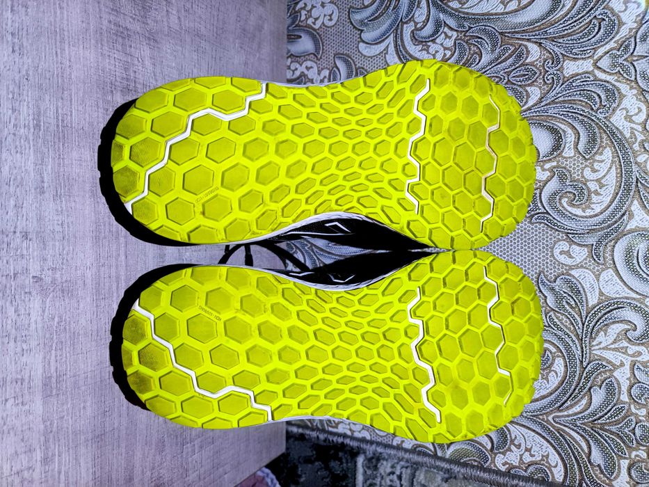 Мужские кроссовки NB520