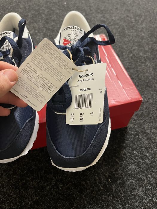 кроссовки новые не одевались