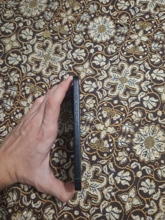 Продам Iphone 16