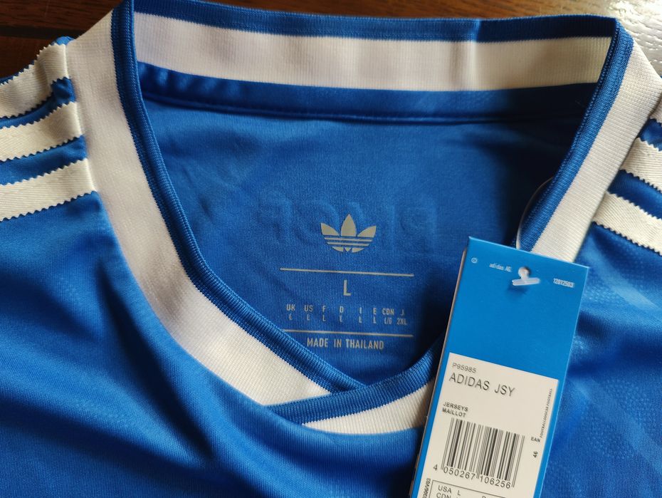 Футболна тениска Real Madrid сезон 2025/2026 трети екип