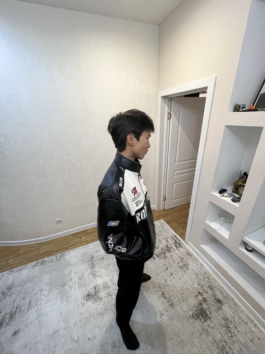 Бомбер, куртка.