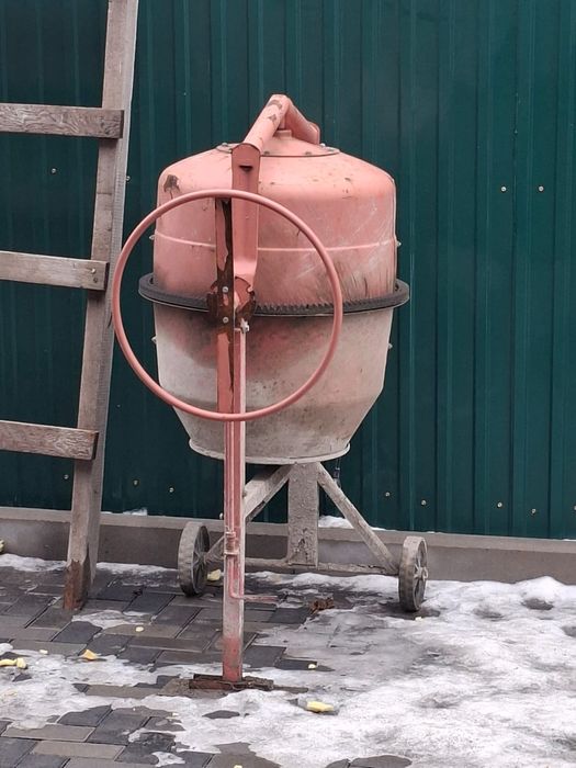 Продам бетономешалки.
