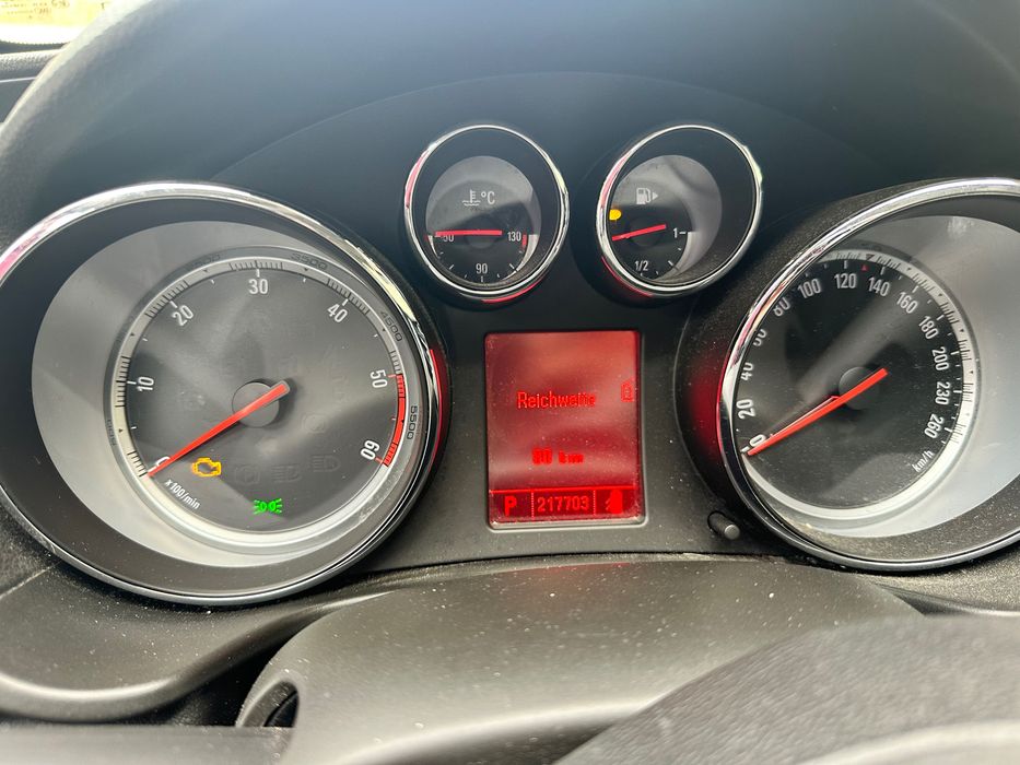 Opel Insignia 2000