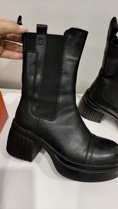 Продам зимние сапоги