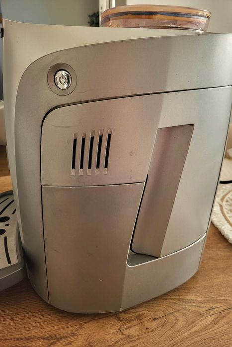 ПРОДАВАМ Автоматична кафе машина Saeco Talea Ring Plus