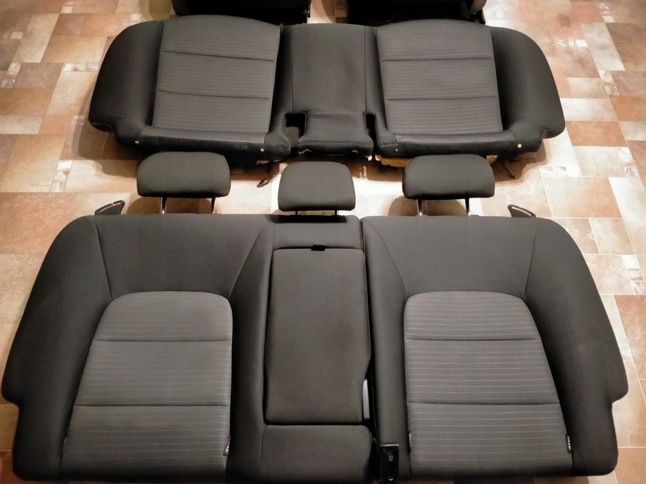 Сиденья задние...