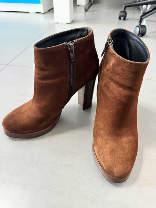 Botine piele intoarsa naturala, marime 38