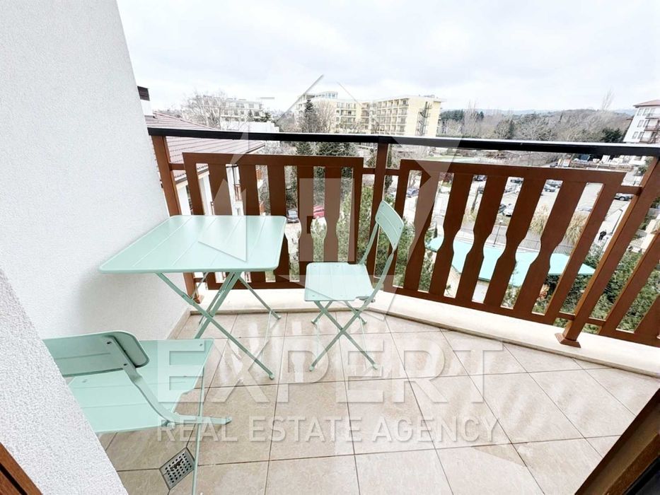 Двустаен апартамент в к.к. Св. Св. Константин и Елена, 67 м², 700 евро