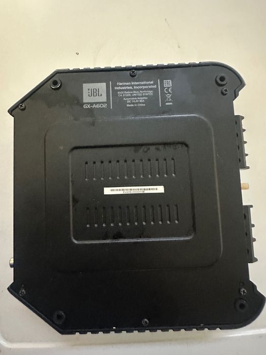 Бас каса Pioneer + усилвател JBL