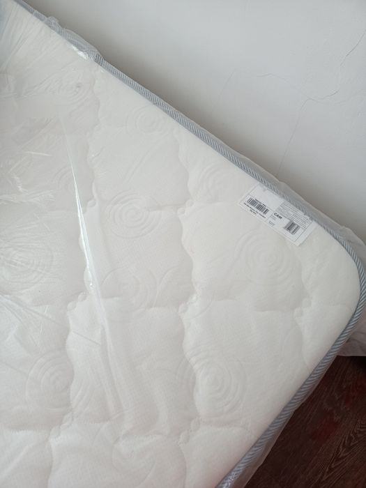 Продам двухспальную кровать