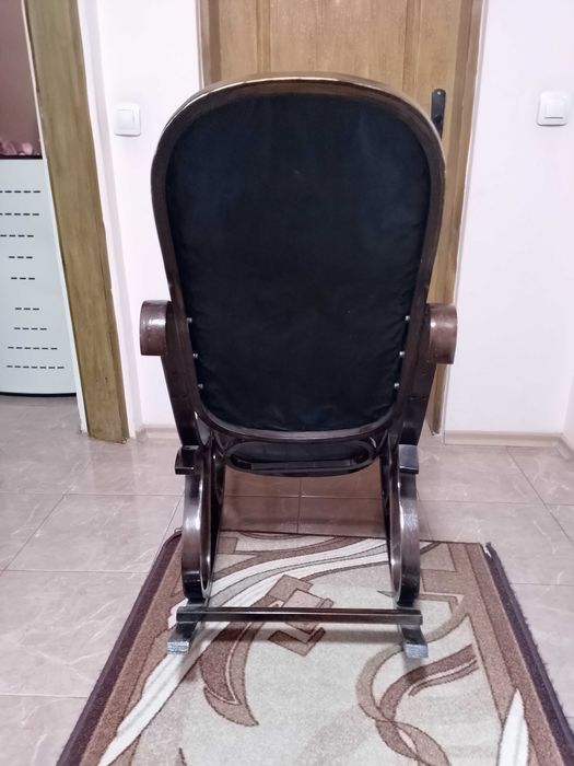 Люлеещ се стол с кожа