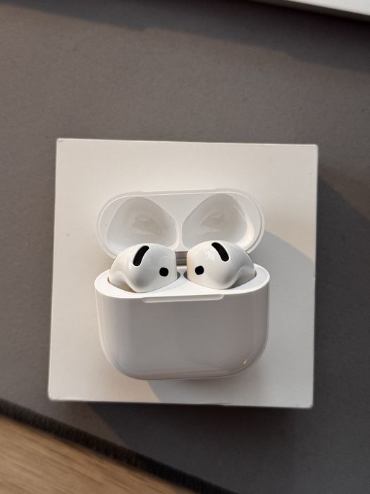 Apple Airpods 5 cu carcasa MagSafe