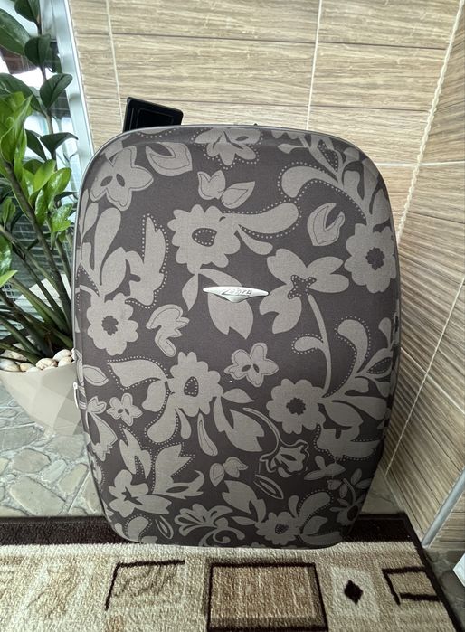 Кафяв куфар от плат