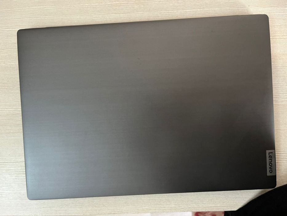 Продам ноутбук lenovo v15