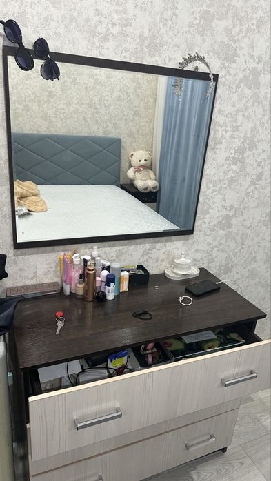 Срочно продается шифонер и зеркало