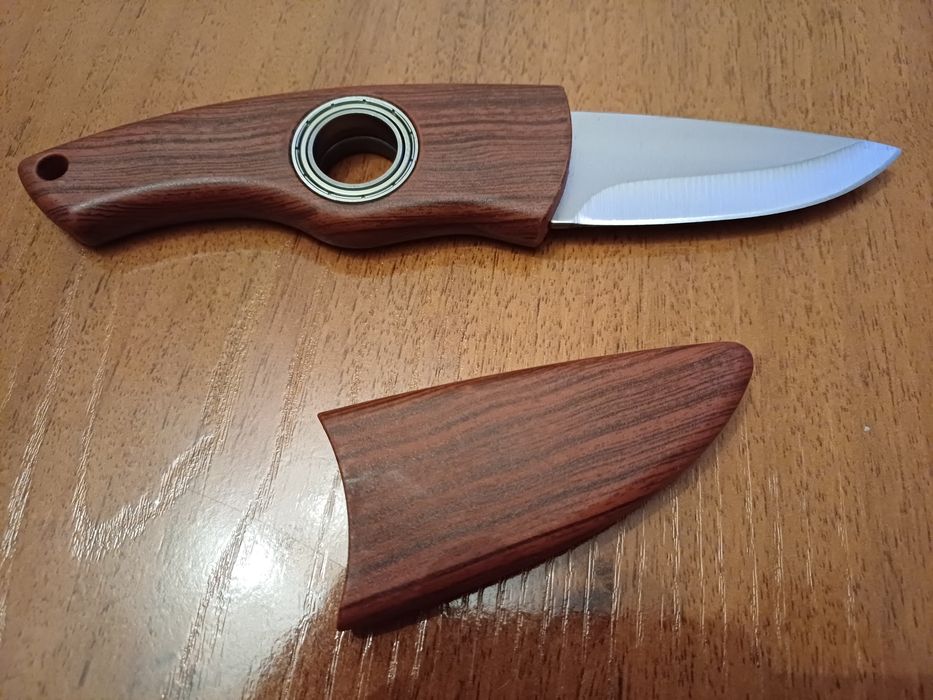 Продам нож для рыбалки.