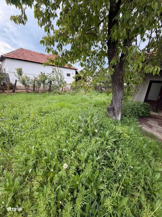 Casa de vanzare ,90 mp constructie ,teren 650mp ,str Rozelor,Filiasi