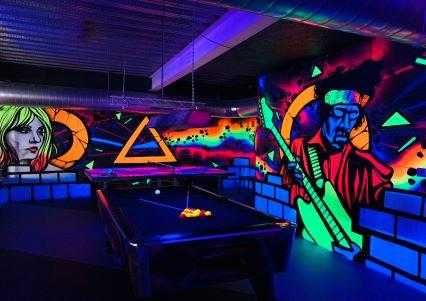 Yonadigan rasm chizamiz fosforda rassom. Художник фосфор ресуник.