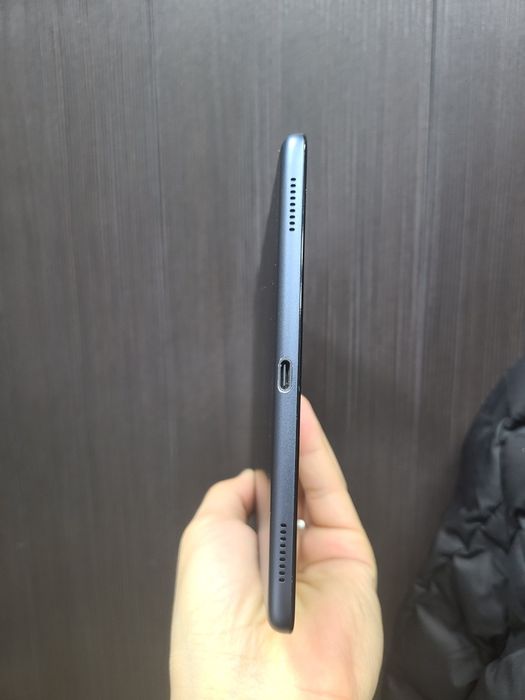 Samsung Tab A 10.1  sotiladi simkartali