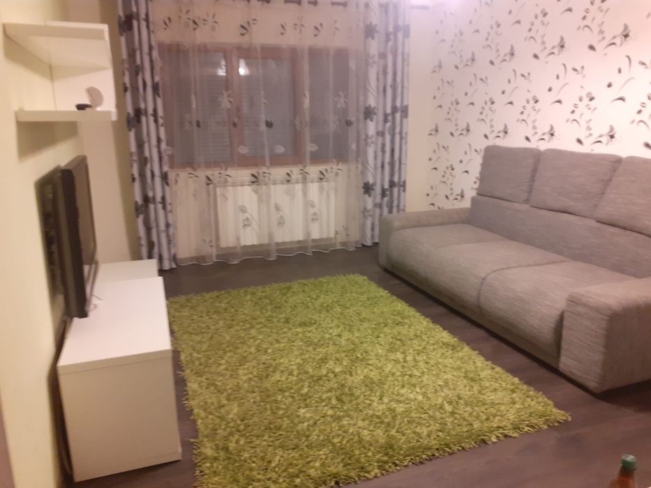 Închiriez apartament