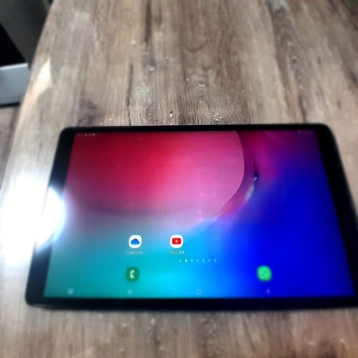 Планшет Samsung Galaxy Tab A SM-T515