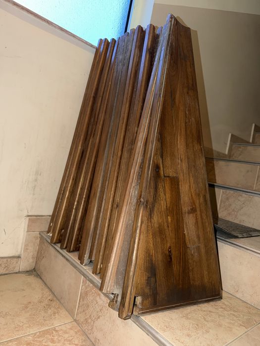 Масивни орехови стъпала – 13 бр.