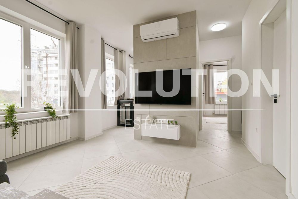 Дава се под наем Двустаен апартамент в София, Витоша - 63 кв.м за 845 € - Снимка #2