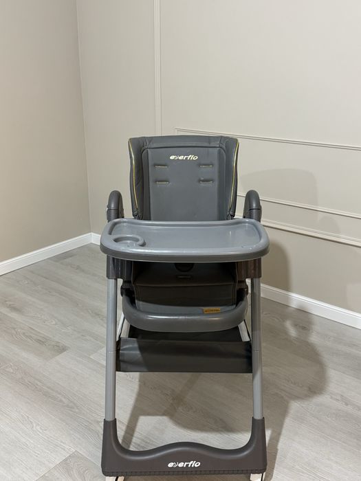 Стульчик для кормлении