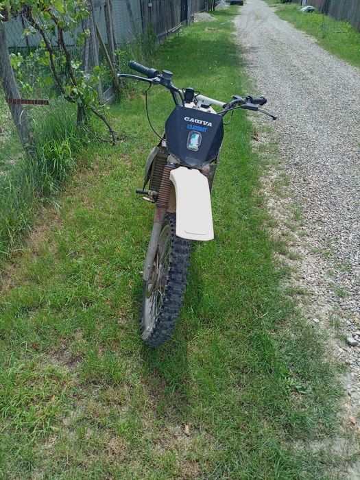 Motocicleta Cagiva Elefant 125