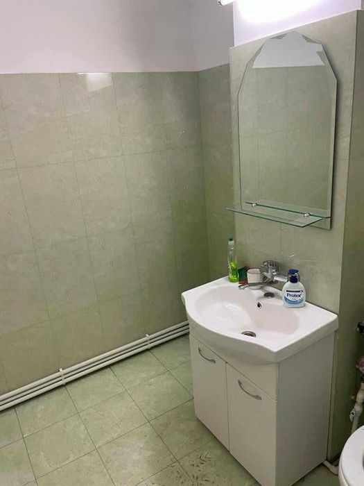 Proprietar ,ofer spatiu birouri cabinete  vitrina stradala cat tot peretele la bulevard intrare separat din strada  61 mp 3 camere  2 holuri