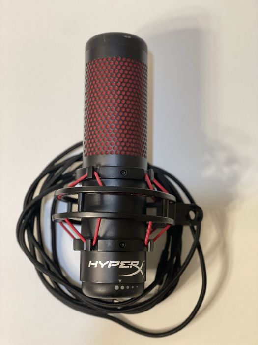Микрофон HyperX QuadCast с пантографом