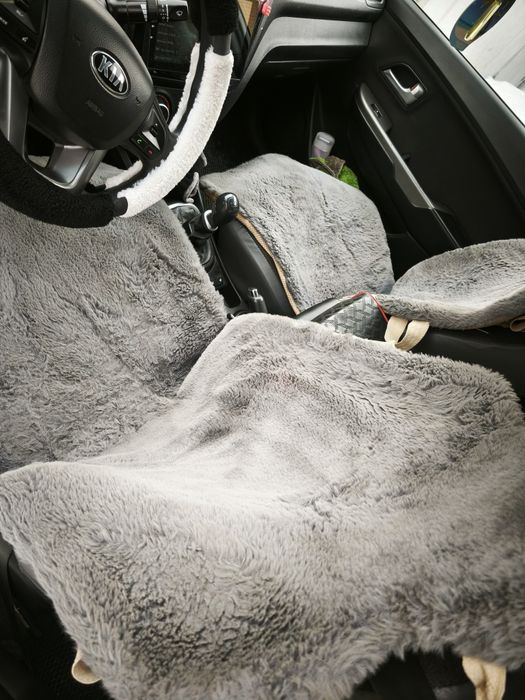 Продам меховые чехлы на авто