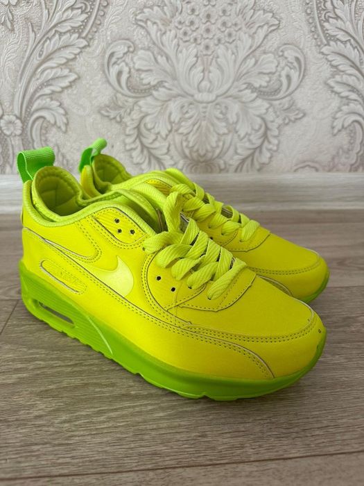 Оптом кроссовки 1000