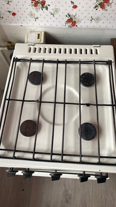 Продам газовую плиту