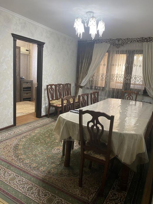 Продам стол для гостиной