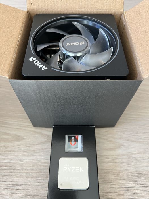 Процесор AMD Ryzen 7 3700X, AM4, Zen2, 8 ядра / 16 нишки