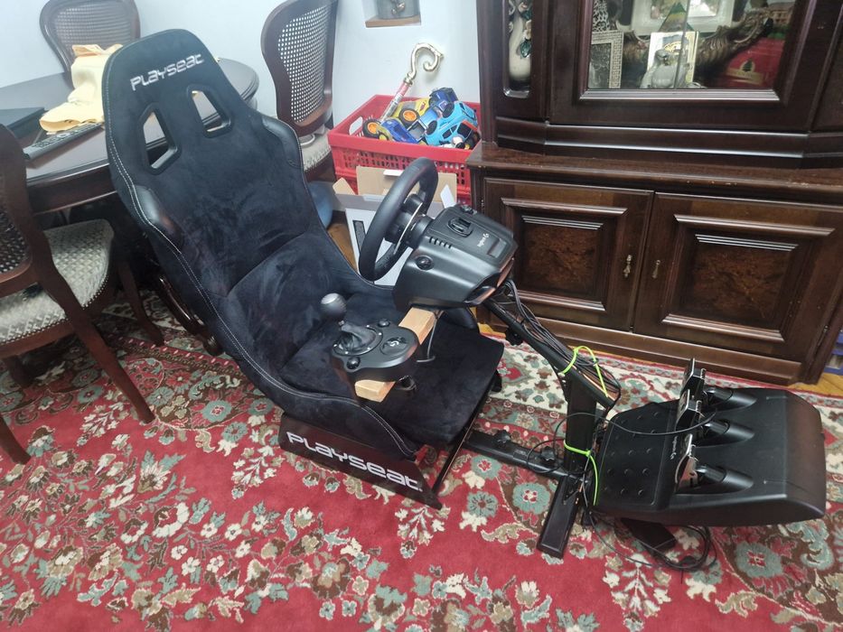 Playseat Logitech volan pedale schimbator si PS4 fff putin utilizat