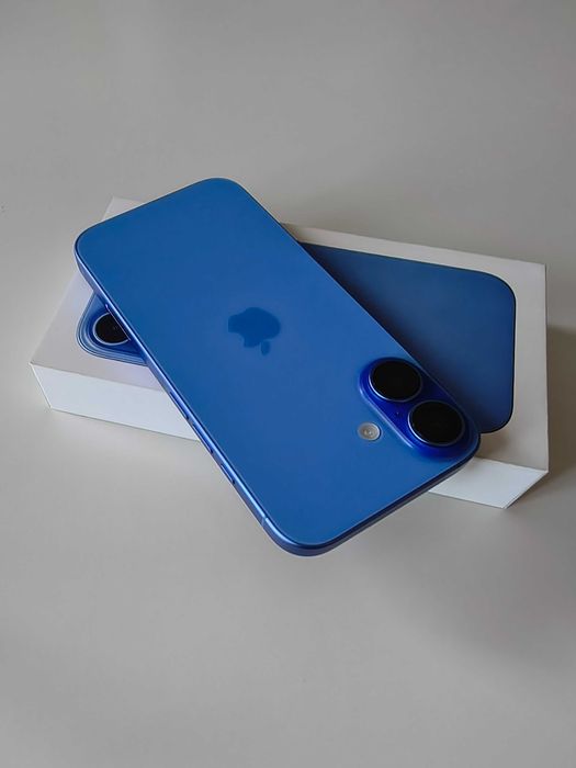 iPhone 16 128gb, Purple. Like new.