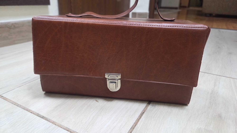 Geanta casete audio romaneasca