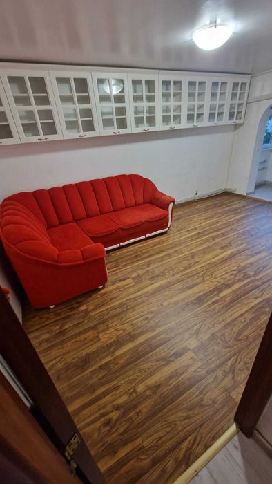 Vând apartament 3 camere, decomandat, in Galata 1 (str.Vamasoaia), doua băi, mobilat/utilat, liber