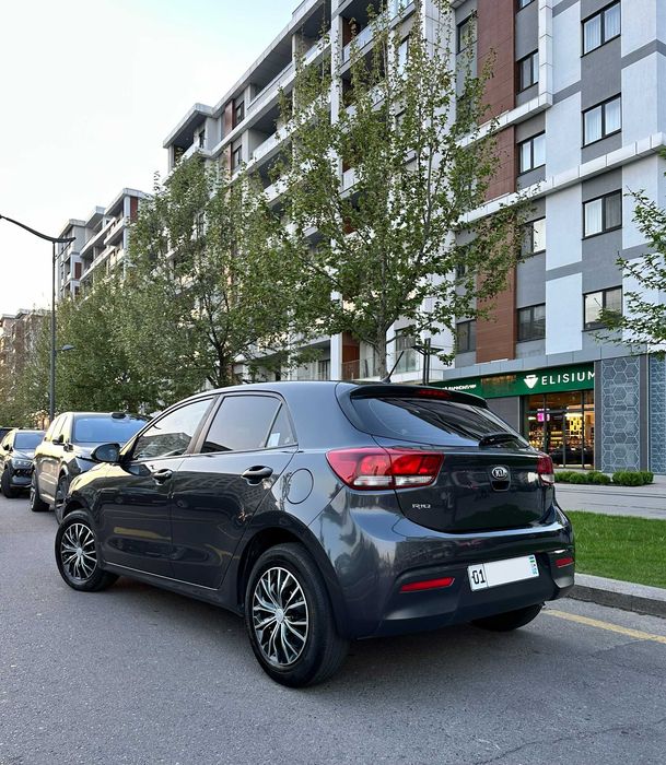 Продается Kia Rio 2018г, цвет Темно-Серый (Dark Grey)