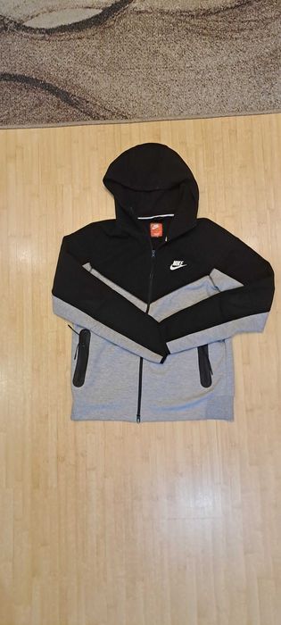 nike tech fleece горнище