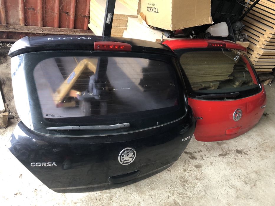 Haion opel corsa D. Capota spate portbagaj opel corsa d. Rosu si negru