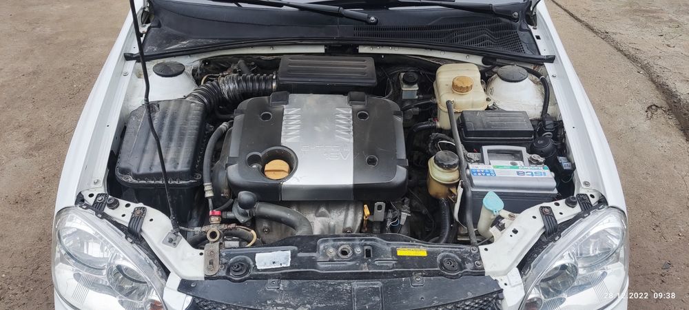 Lasetti sotiladi 1.8mator 2010yili