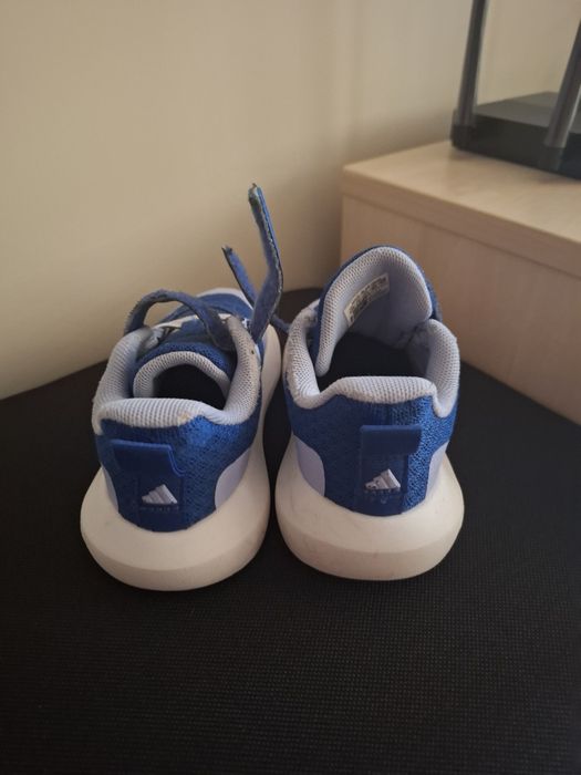 Adidas Маратонки за момче 26.5