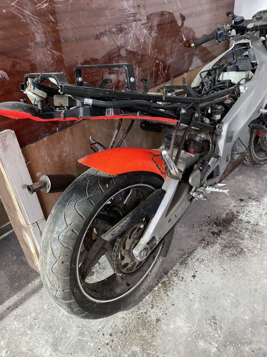 Motocicleta Aprilia pentru piese sau restaurare