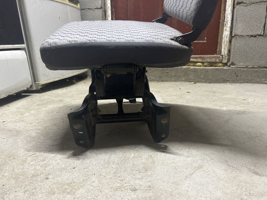 Сиденье для автомобиля кресло дополнительное