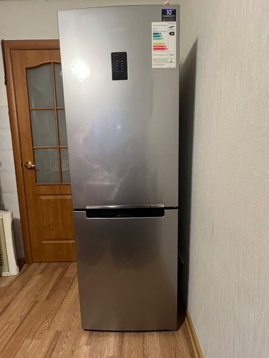 Продам б/у холодильник в отличном состоянии