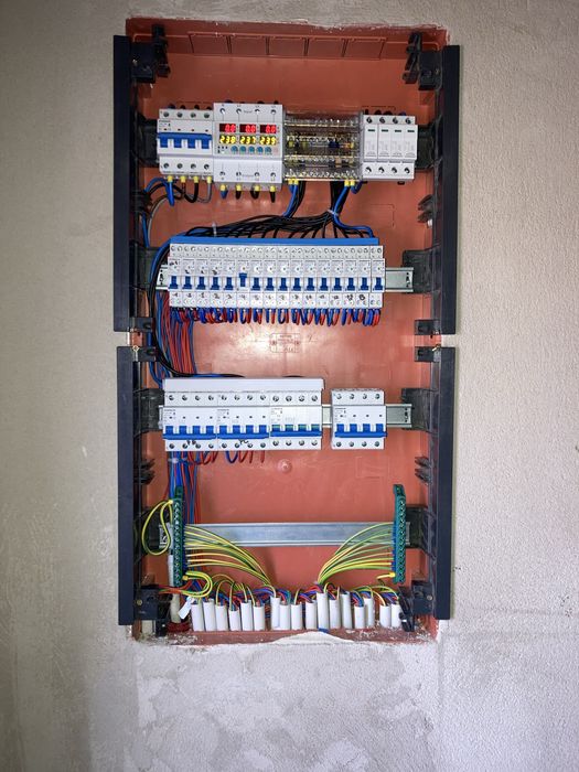 ELECTRICIAN CLUJ instalatii electrice  • MONTAJ • DEPANARE